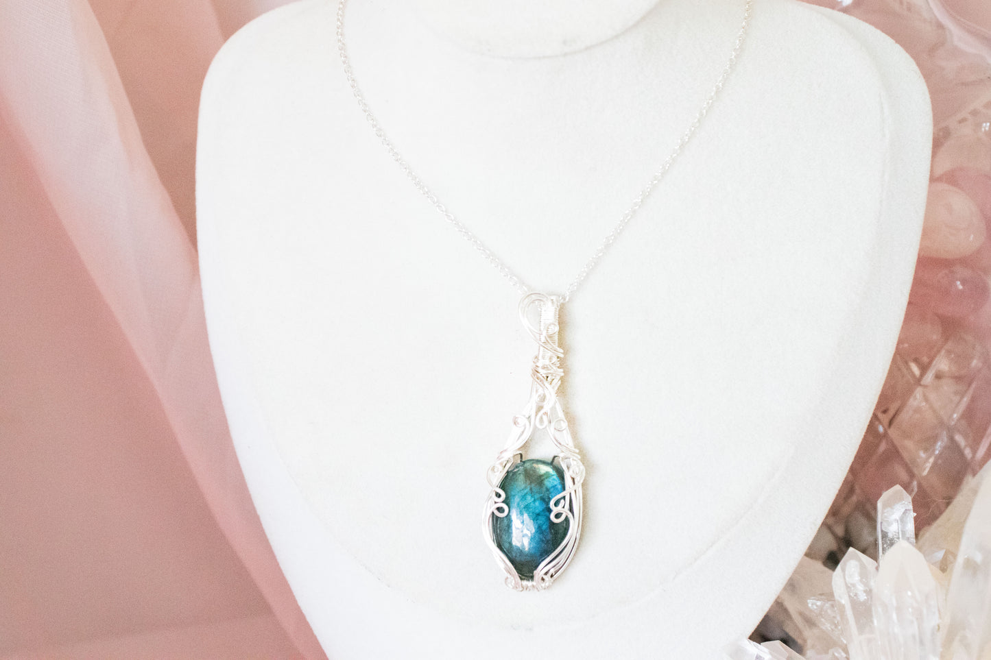 Ianthe Labradorite Pendant