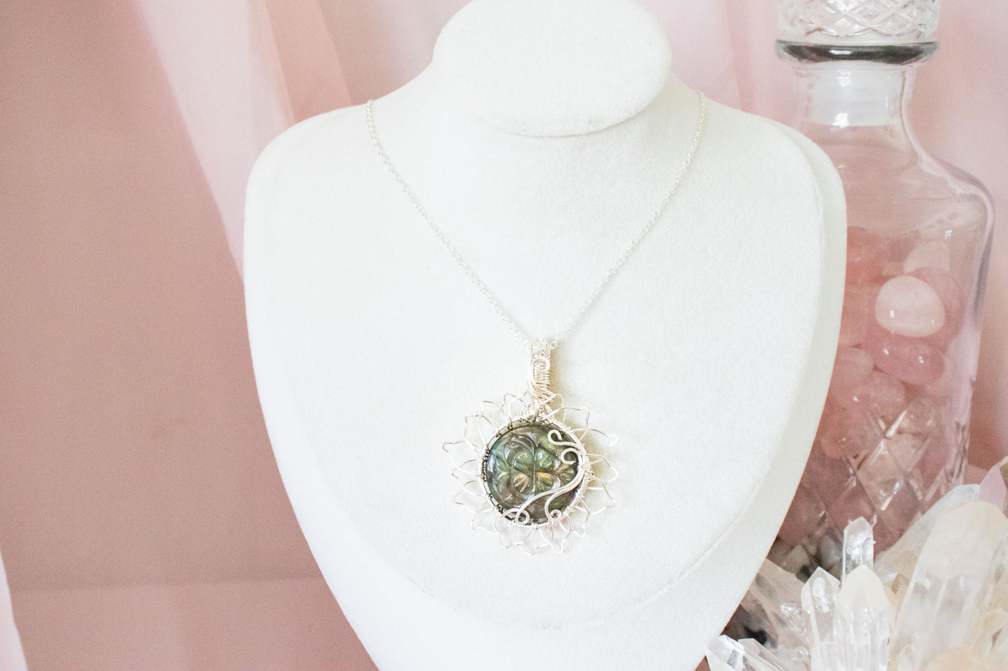 Florae Labradorite Flower Pendant