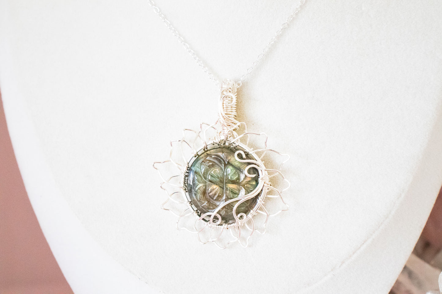 Florae Labradorite Flower Pendant