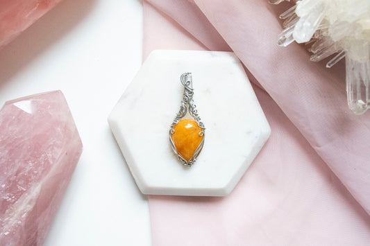 Ianthe Orange Aventurine Pendant