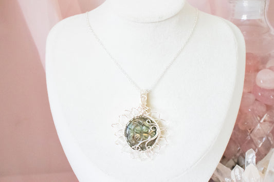Florae Labradorite Flower Pendant