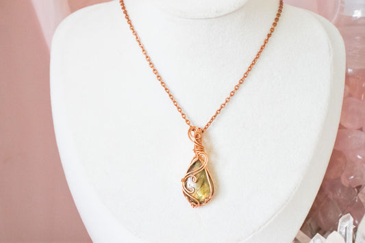 Hecate Labradorite Pendant